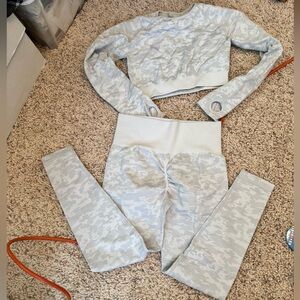 Grey & white camo crop long sleeve and leggings set